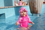 Unsere kleine Wasserratte in UV-Schutzkleidung Unsere kleine Wasserratte in UV-Schutzkleidung